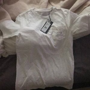 Vineyard vines kid’s shirt